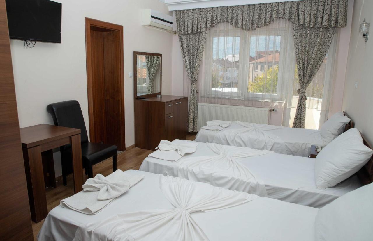 Hotel Leo 佩奇 外观 照片